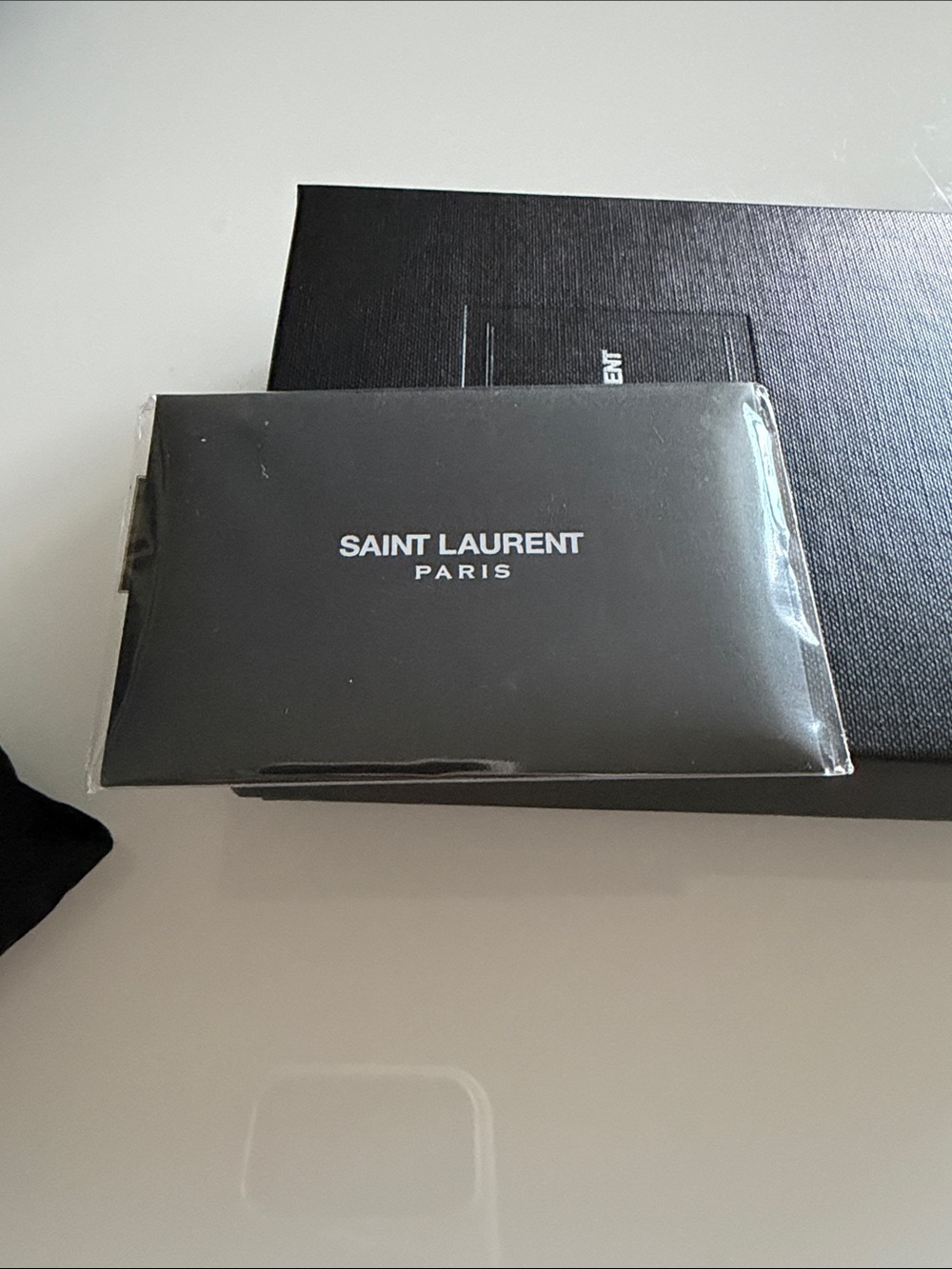 Yves Saint Laurent Rouge Card Holder Accessory - Picture 13 of 13